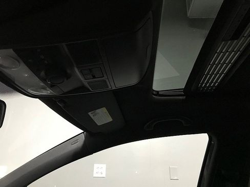 Used 2012 Volkswagen GTI 4-Door image 26