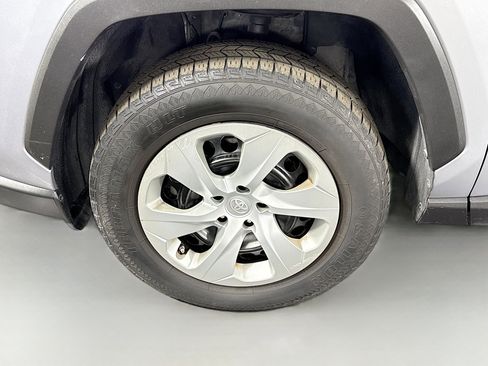 Used 2021 Toyota RAV4 LE image 37