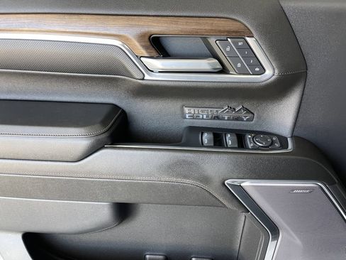 Used 2023 Chevrolet Silverado 1500 High Country w/ High Country Premium Package AWD/4WD image 7