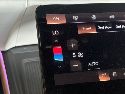 Used 2026 Cadillac Vistiq Luxury AWD/4WD image 30