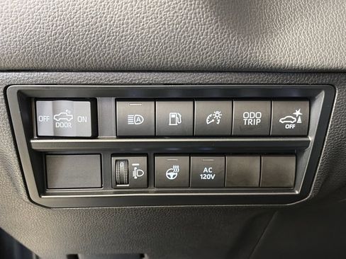 Used 2024 Toyota Tundra Limited AWD/4WD image 24