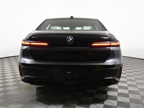 Used 2023 BMW 760i xDrive w/ Executive Package AWD/4WD image 10