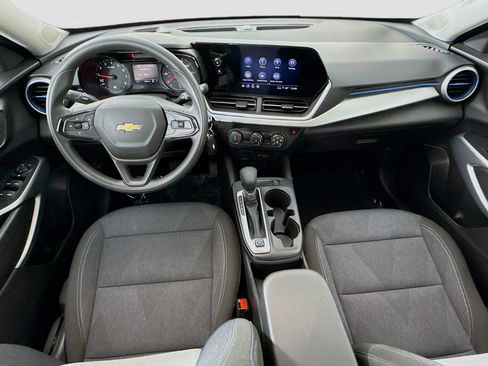Used 2024 Chevrolet Trax LS FWD image 23