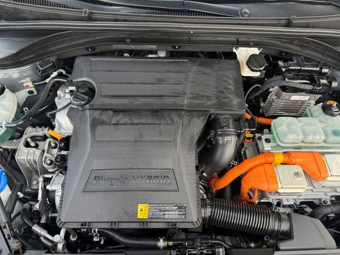 Used 2020 Hyundai Ioniq Limited image 18