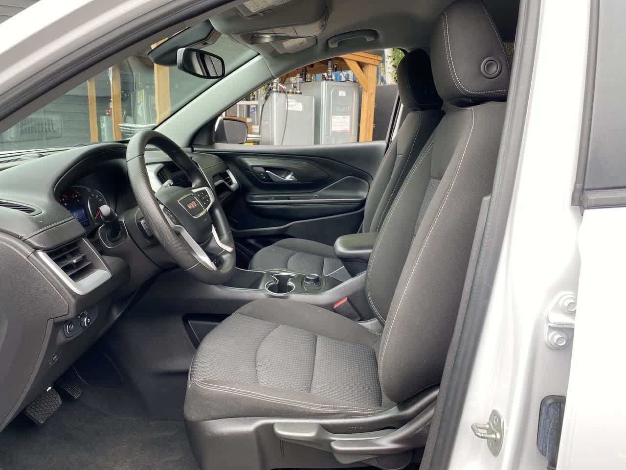 Used 2024 GMC Terrain SLE AWD/4WD image 14