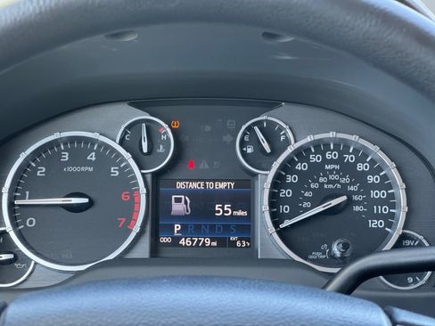 Used 2017 Toyota Tundra SR5 RWD image 12