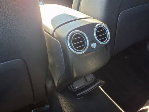 Used 2020 Mercedes-Benz GLC 300 image 19