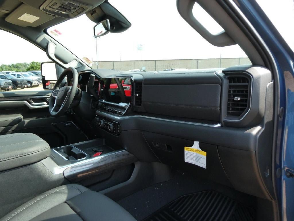 New 2026 Chevrolet Silverado 2500 LTZ w/ LTZ Plus Package AWD/4WD image 11