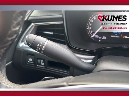 Used 2018 Cadillac XT5 Luxury w/ Driver Awareness Package image 28