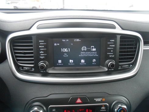 Used 2019 Kia Sorento AWD V6 image 15