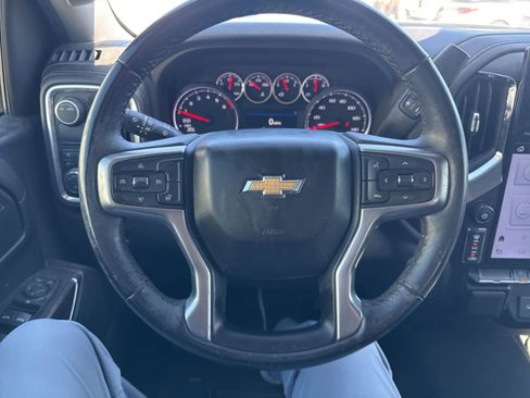 Used 2022 Chevrolet Silverado 1500 LT image 12