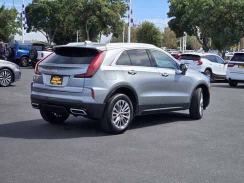 Used 2025 Cadillac XT4 Premium Luxury FWD image 4
