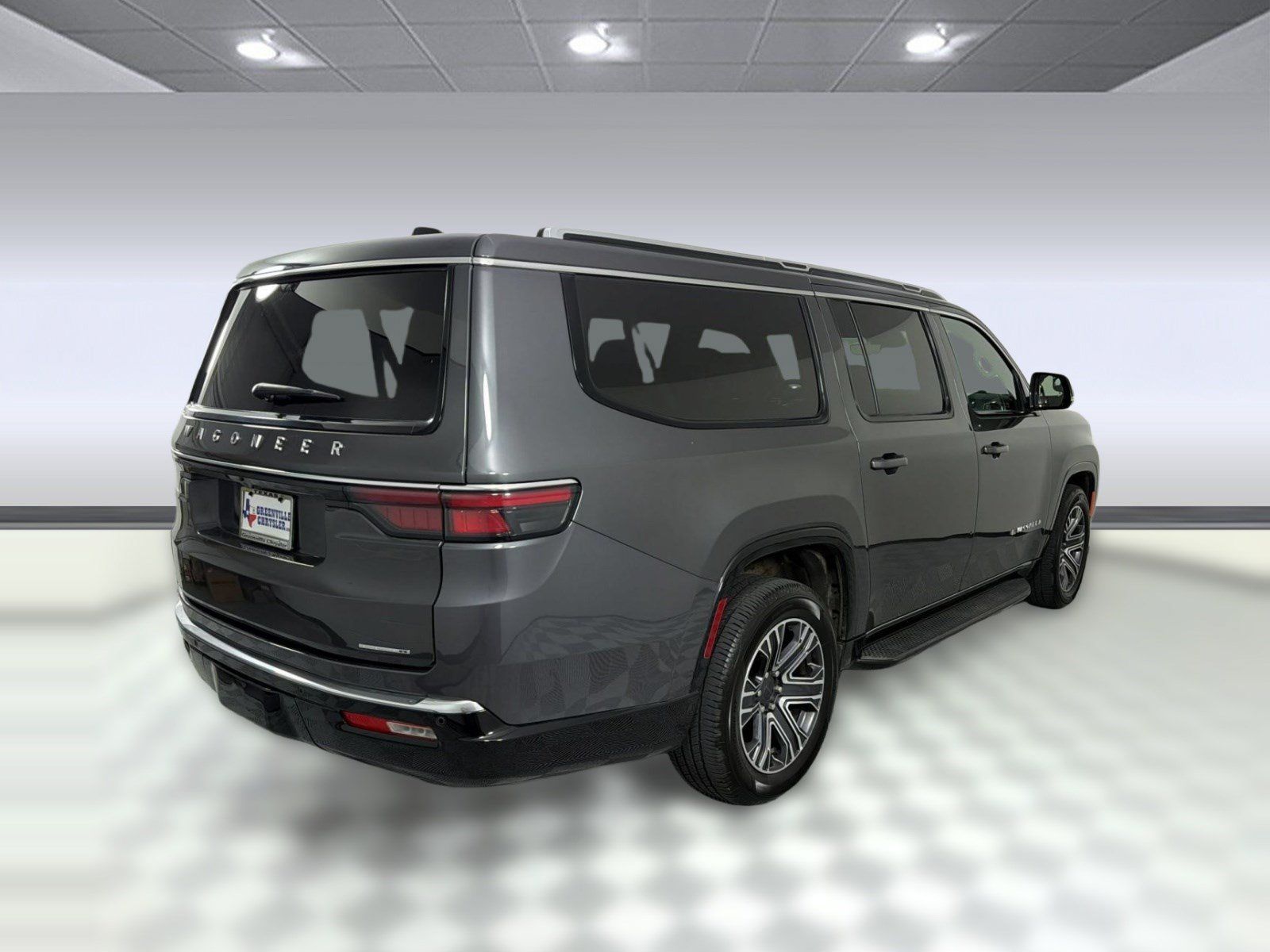 Used 2024 Jeep Wagoneer L Series II w/ Flexible Seating Group AWD/4WD image 9