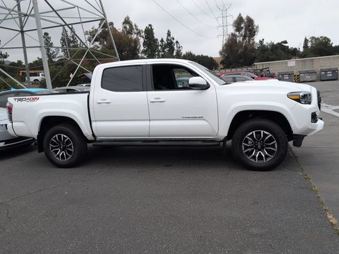 Certified 2023 Toyota Tacoma TRD Sport AWD/4WD image 4