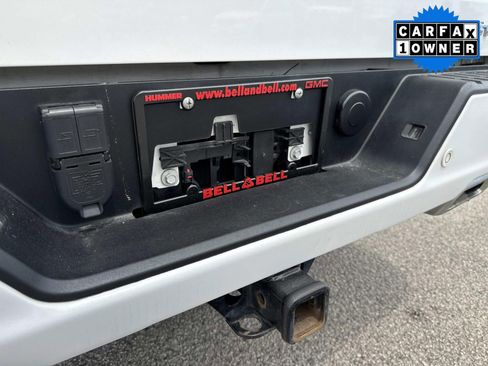Used 2024 GMC Sierra 1500 AT4 w/ Technology Package AWD/4WD image 15