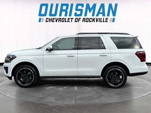 Used 2023 Ford Expedition Limited image 3