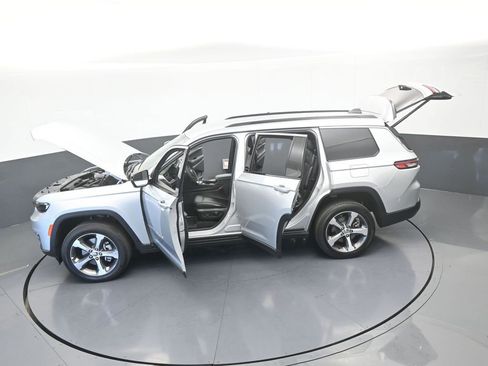 Used 2025 Jeep Grand Cherokee L Limited RWD image 67