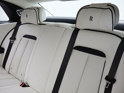 Used 2025 Rolls-Royce Ghost AWD/4WD image 32