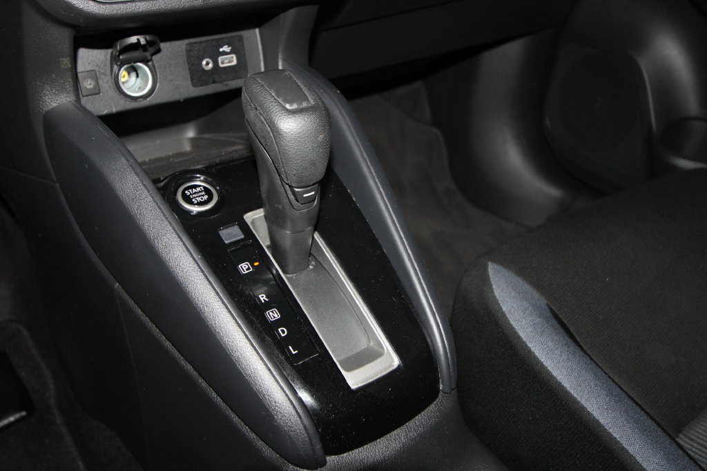 Used 2025 Nissan Versa SV FWD image 14