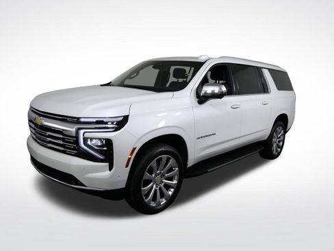 Used 2025 Chevrolet Suburban Premier w/ Sun And Tow Package AWD/4WD image 7