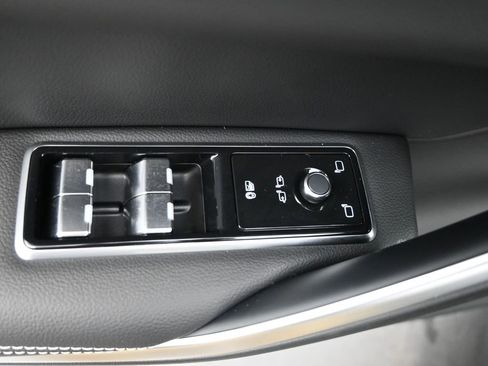 Certified 2026 Jaguar F-PACE R-Dynamic S image 21