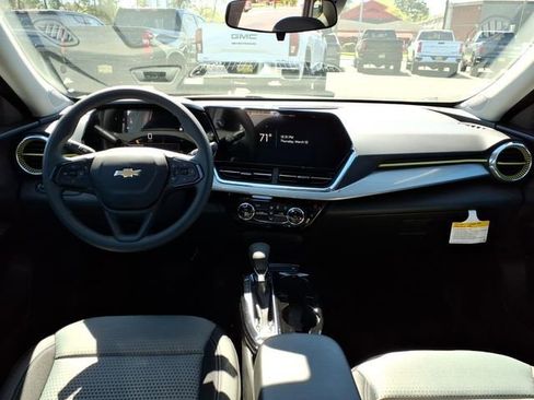 New 2026 Chevrolet Trax LT image 9