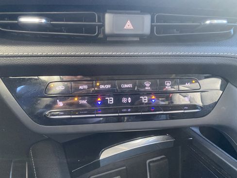 Used 2023 Buick Envision Essence w/ Sport Touring Package image 21