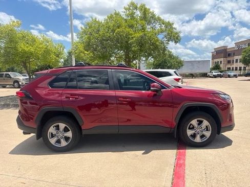 Used 2025 Toyota RAV4 XLE w/ Convenience Package FWD image 4