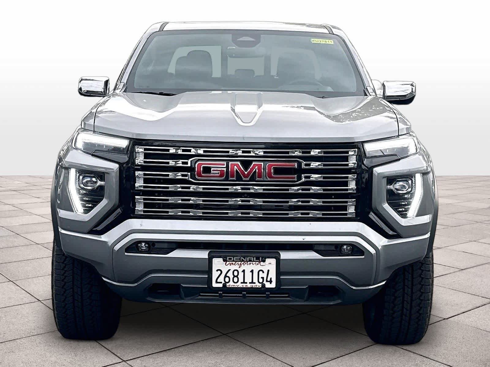 Used 2025 GMC Canyon Denali AWD/4WD image 2