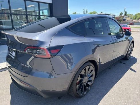 Used 2022 Tesla Model Y Performance AWD/4WD image 10