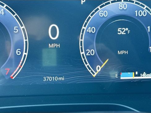 Used 2024 Jeep Grand Cherokee L Limited w/ Luxury Tech Group II AWD/4WD image 12