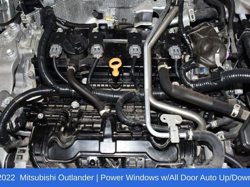 Used 2022 Mitsubishi Outlander SE image 7