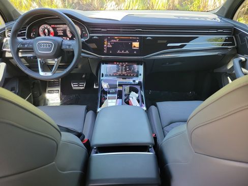 Certified 2024 Audi SQ7 Premium Plus w/ Executive Package image 12