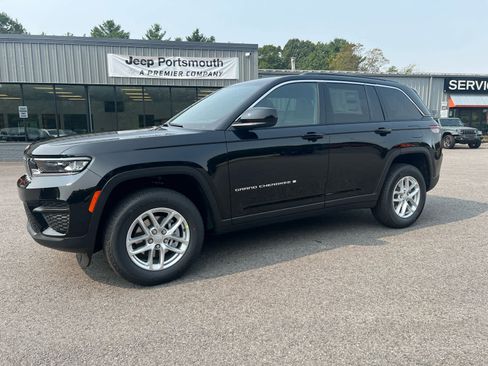 New 2025 Jeep Grand Cherokee Laredo w/ Luxury Tech Group I image 8