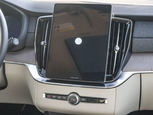 New 2026 Volvo XC90 T8 Ultra w/ Protection Package Premier image 24