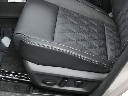 New 2026 Nissan Rogue Platinum w/ Platinum Premium Package image 18