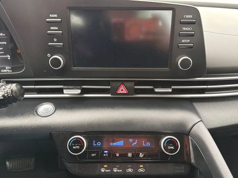 Used 2021 Hyundai Elantra SEL w/ Cargo Package FWD image 18
