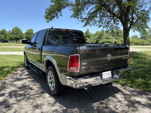 Used 2017 RAM 1500 Laramie w/ Convenience Group AWD/4WD image 3