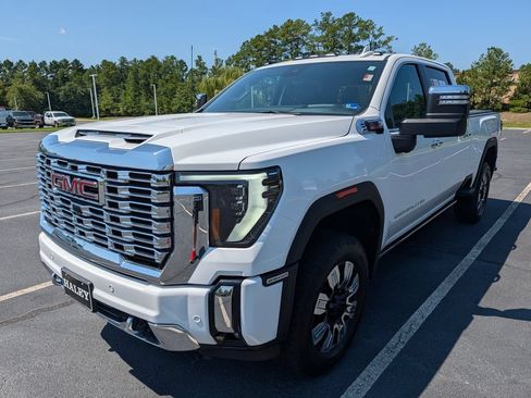 Used 2025 GMC Sierra 2500 Denali w/ Denali Reserve Package AWD/4WD image 29
