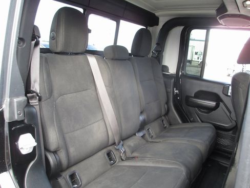 Used 2020 Jeep Gladiator Sport w/ Quick Order Package 24S image 17