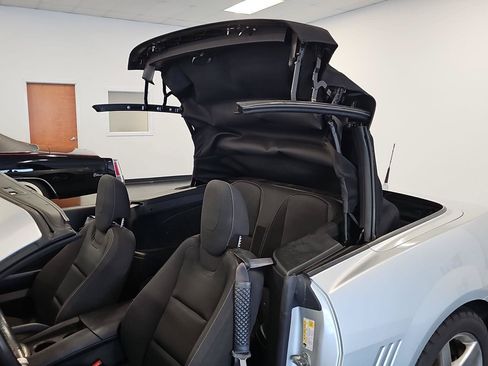 Used 2011 Chevrolet Camaro LT RWD image 30