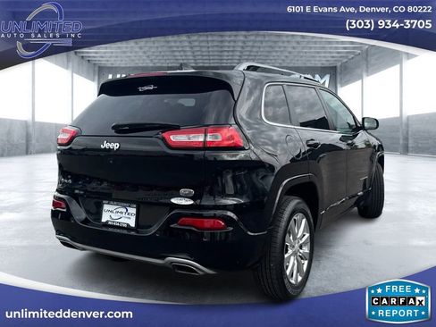 Used 2018 Jeep Cherokee Overland image 3