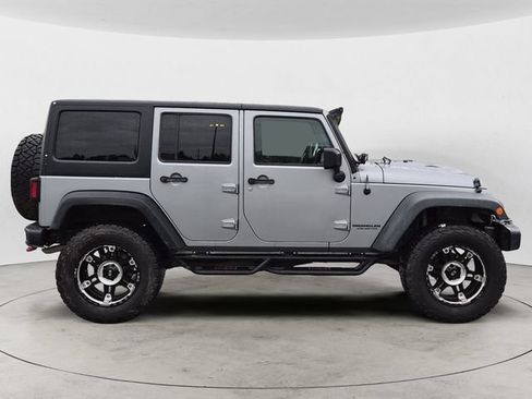 Used 2017 Jeep Wrangler Unlimited Rubicon w/ Dual Top Group AWD/4WD image 4