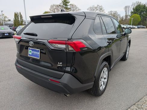 Used 2024 Toyota RAV4 LE AWD/4WD image 5