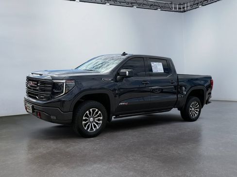 Used 2023 GMC Sierra 1500 AT4 w/ Technology Package AWD/4WD image 7