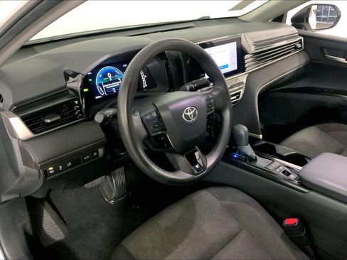 Used 2025 Toyota Camry LE FWD image 15