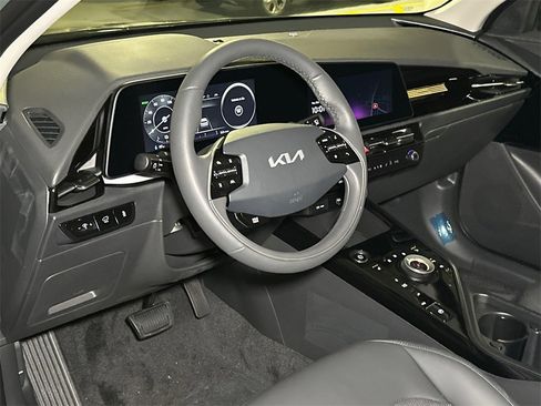 New 2025 Kia Niro Wind image 14