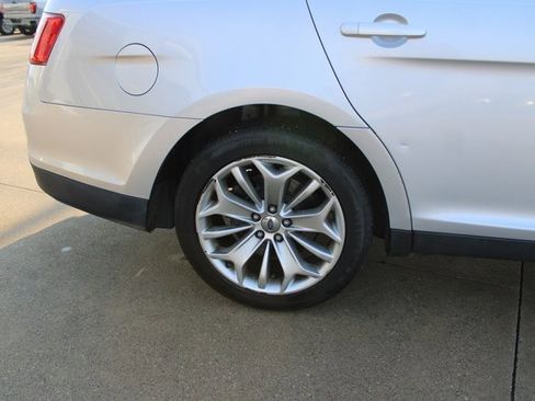 Used 2014 Ford Taurus Limited image 9