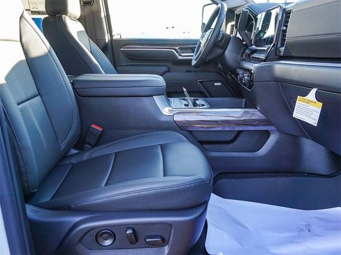 New 2026 Chevrolet Silverado 3500 LTZ w/ LTZ Premium Package image 12