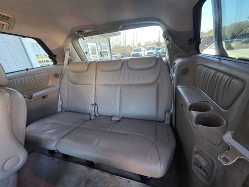 Used 2010 Toyota Sienna image 21